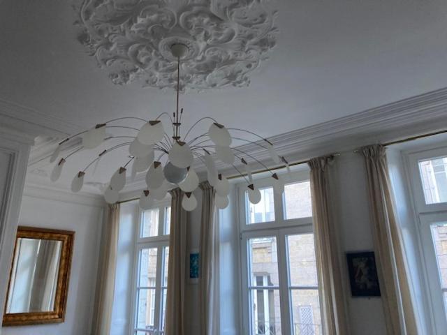 Appartement De La Tour De L'Horloge De Динан Екстериор снимка