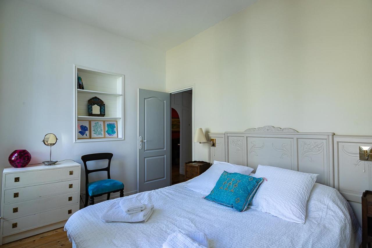 Appartement De La Tour De L'Horloge De Динан Екстериор снимка