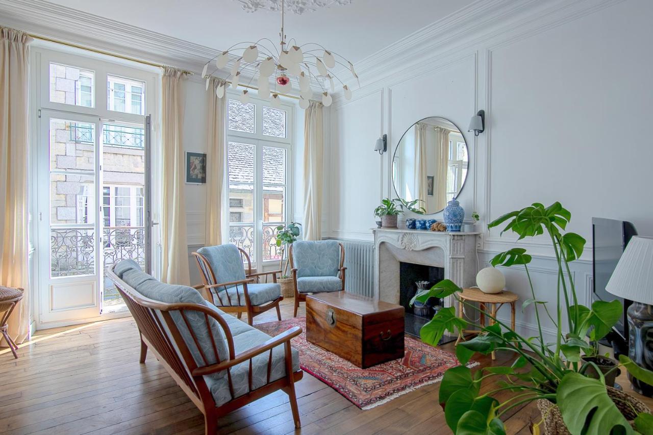 Appartement De La Tour De L'Horloge De Динан Екстериор снимка