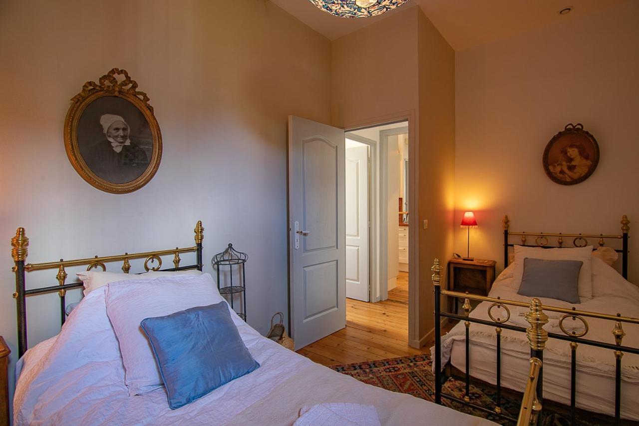 Appartement De La Tour De L'Horloge De Динан Екстериор снимка