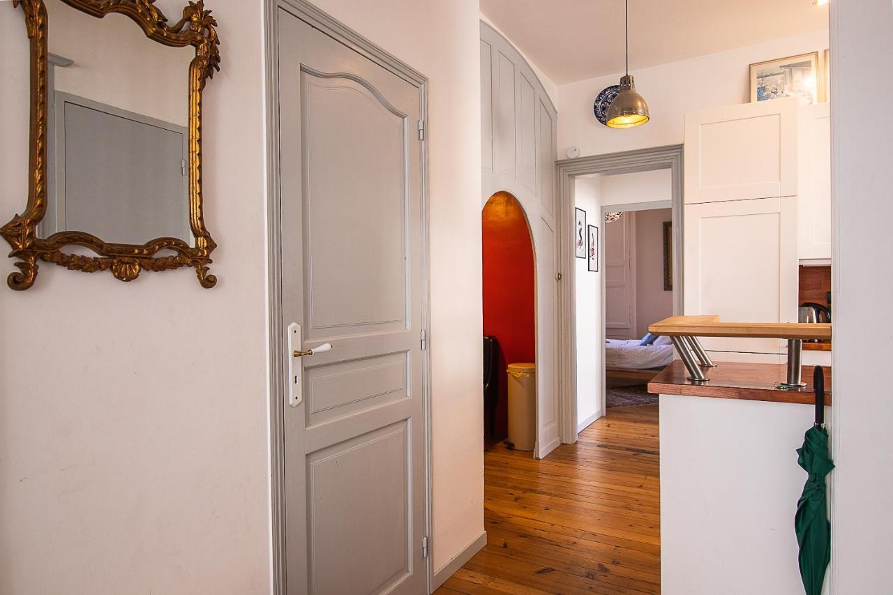Appartement De La Tour De L'Horloge De Динан Екстериор снимка