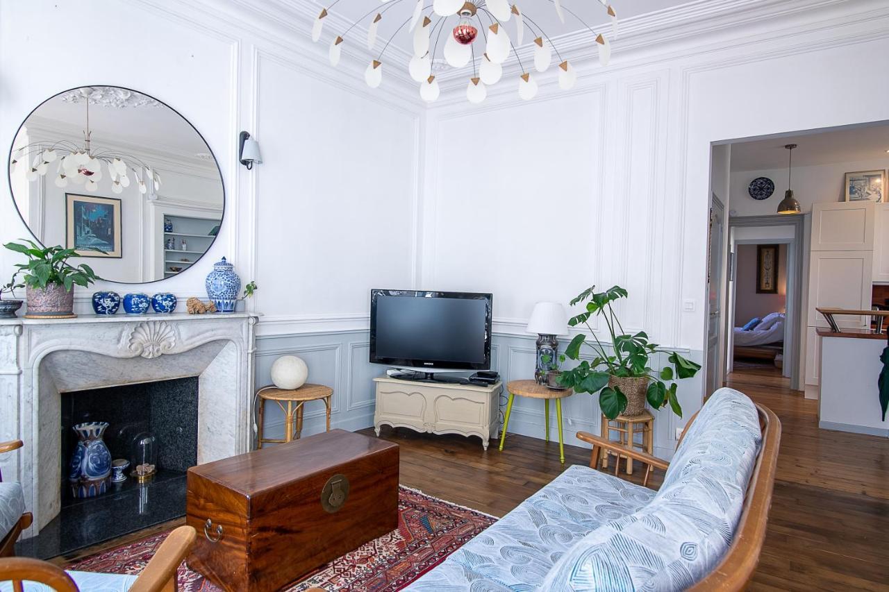 Appartement De La Tour De L'Horloge De Динан Екстериор снимка